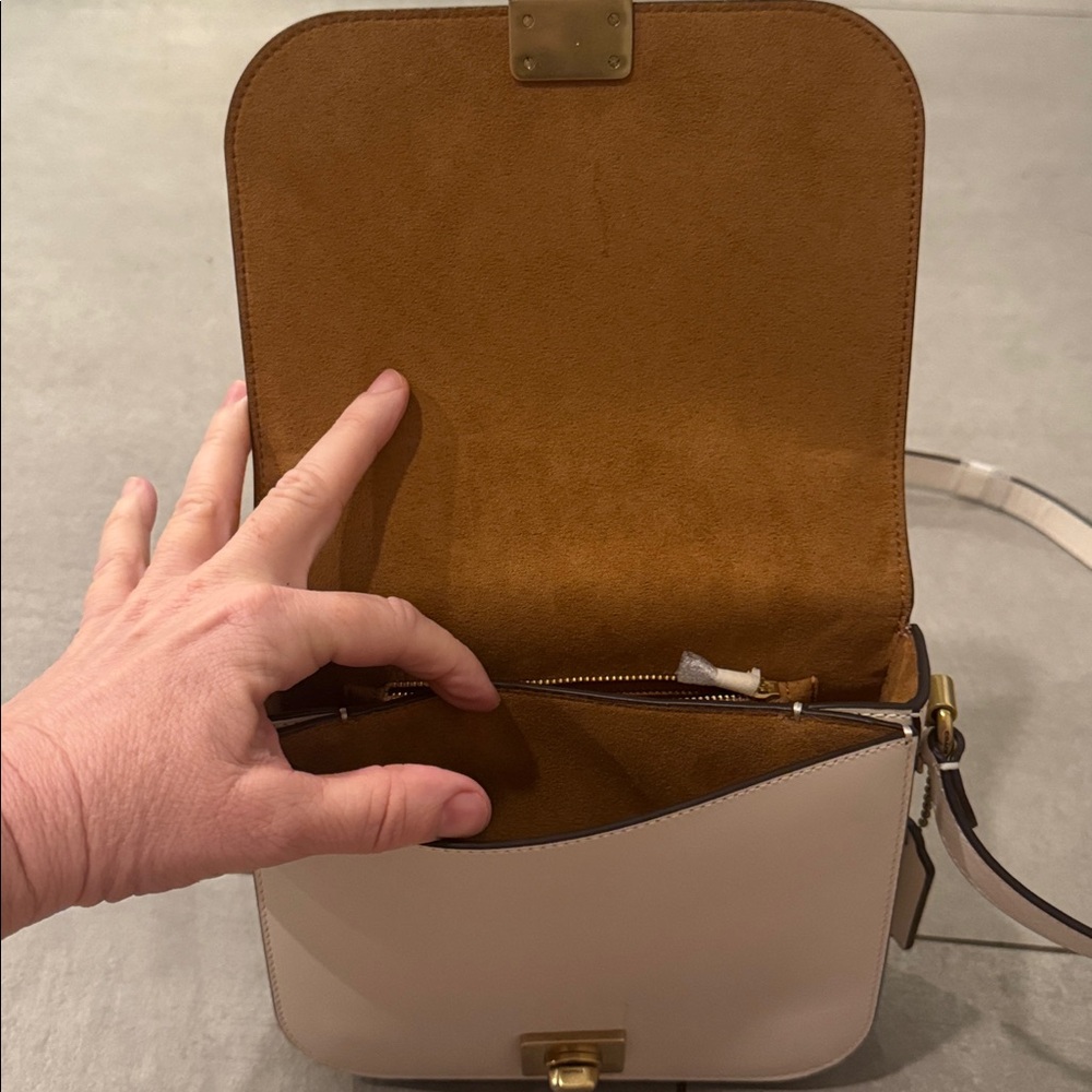 COACH Sutton Saddle Bag in Chalk NWOT purse leather - Picture 12 of 15